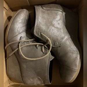 Toms Desert Wedge Gunmetal Metallic